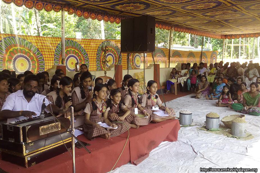 Sri Devi Xxx Bf - Vedic Chanting & Bhajans at Sri Maruthoorkavu Devi Temple, Niranam - Amrita  Vidyalayam | Thiruvalla
